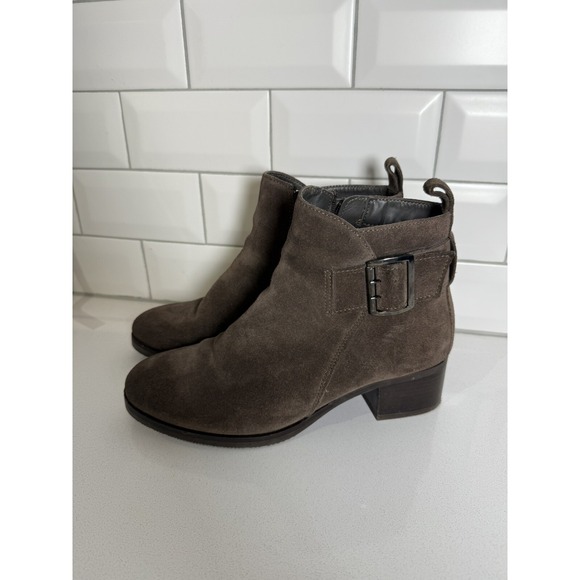 Clark Women's Mila Charm Suede Booties With Zipper In Taupe Gray Suede Size 7.5 - Picture 2 of 6